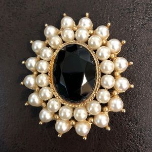 Vintage pearl and onyx pin
